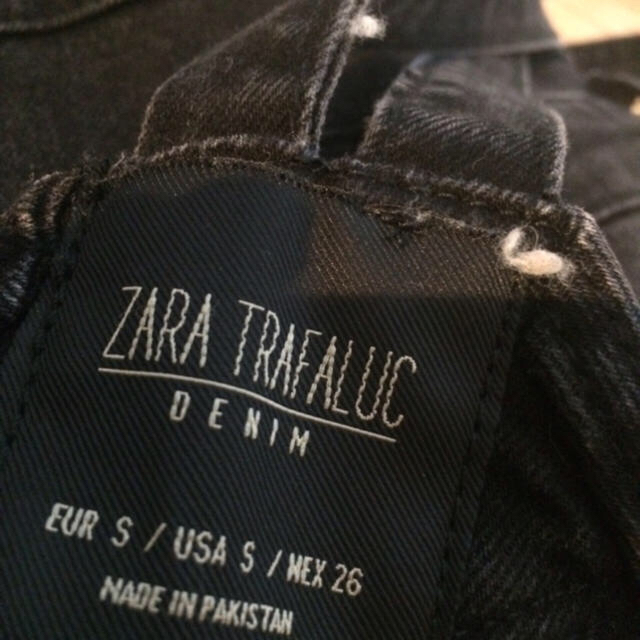 ZARA(ザラ)のザラブラックとトゥデイフルレース２点 レディースのパンツ(サロペット/オーバーオール)の商品写真