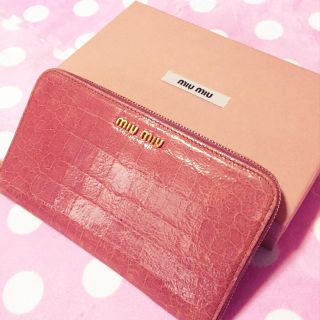 ミュウミュウ(miumiu)のmiumiu ラウンドファスナー長財布 (その他)