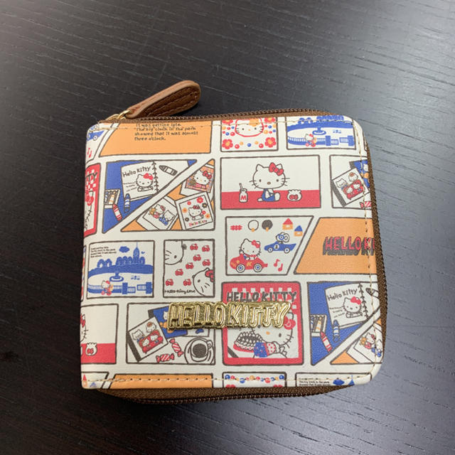 サンリオ(サンリオ)のHELLO KITTY   ハローキティ　  折り財布   レディースのファッション小物(財布)の商品写真