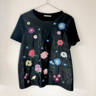 ザラ(ZARA)の美品！ZARA レザー×カットソー異素材刺しゅうTシャツ(Tシャツ(半袖/袖なし))