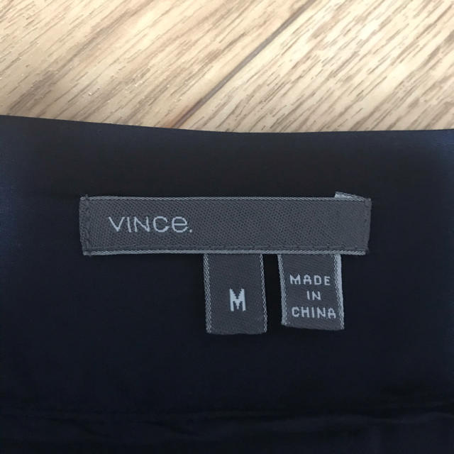 Vince(ビンス)のvince.シルク トップス Tシャツ チュニック カットソー レディースのトップス(Tシャツ(半袖/袖なし))の商品写真