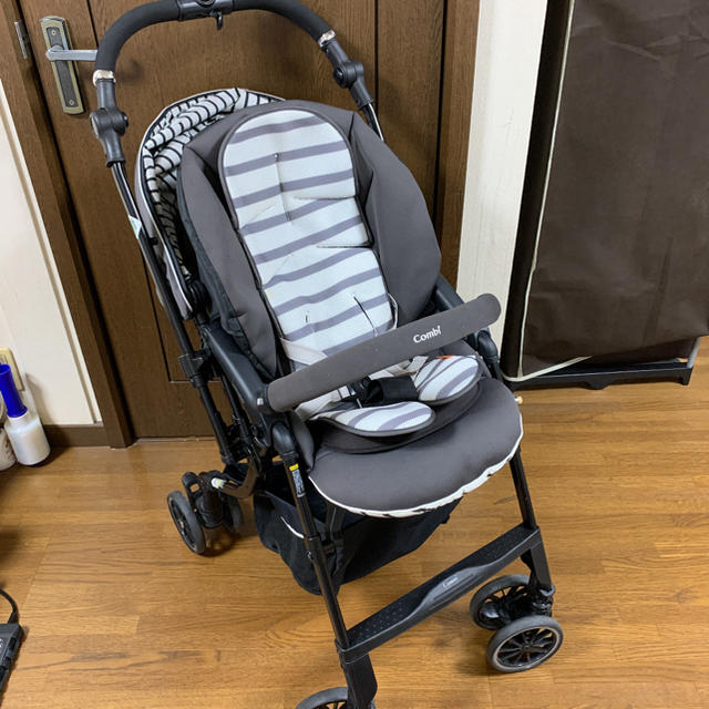 コンビ ベビーカー メチャカルハンディ オート4キャス コンパクト 【高