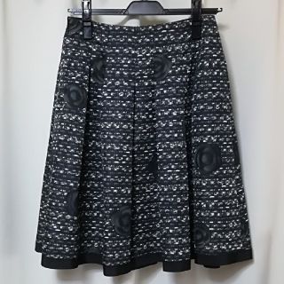 エムズグレイシー(M'S GRACY)の新品　カメリアスカート(ひざ丈スカート)
