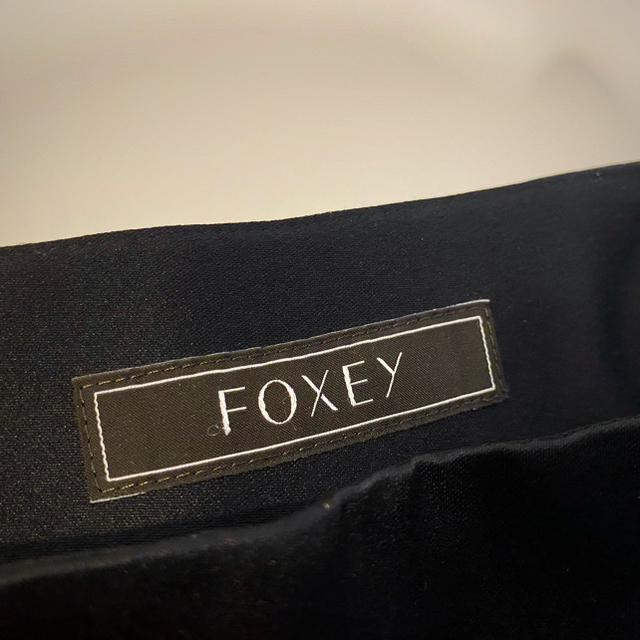 FOXEY(フォクシー)のFOXEYブラックショートパンツ レディースのパンツ(ショートパンツ)の商品写真