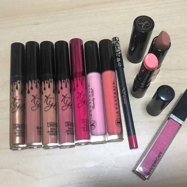 Kylie Cosmetics(カイリーコスメティックス)のリップスティック　まとめ買い コスメ/美容のベースメイク/化粧品(口紅)の商品写真