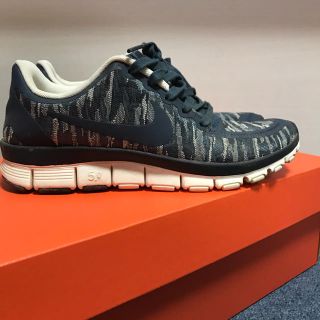 ナイキ(NIKE)のNIKE スニーカー/ナイキ　スニーカー　23cm 美品(スニーカー)