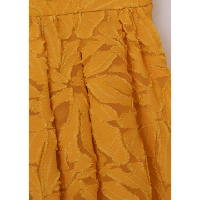 Chesty(チェスティ)のakiki カットジャガードスカート　イエロー レディースのスカート(ロングスカート)の商品写真
