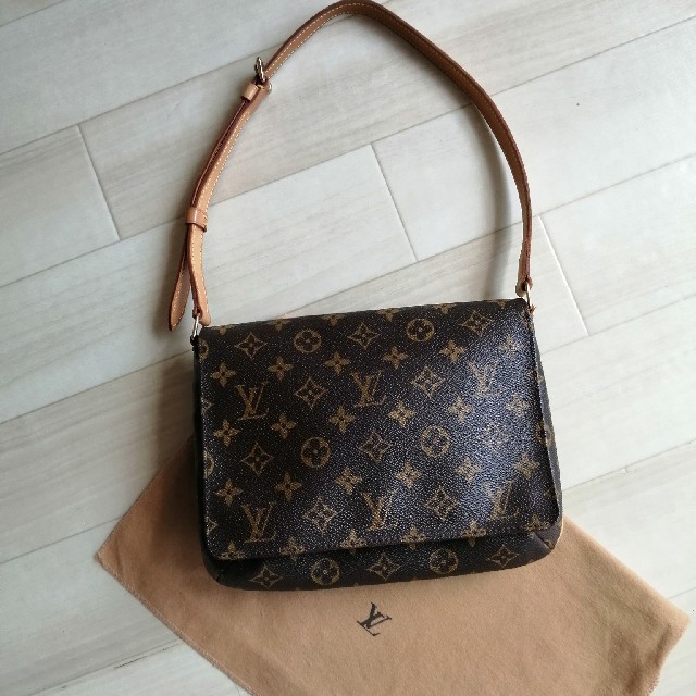 LOUIS VUITTON ミュゼットタンゴ-