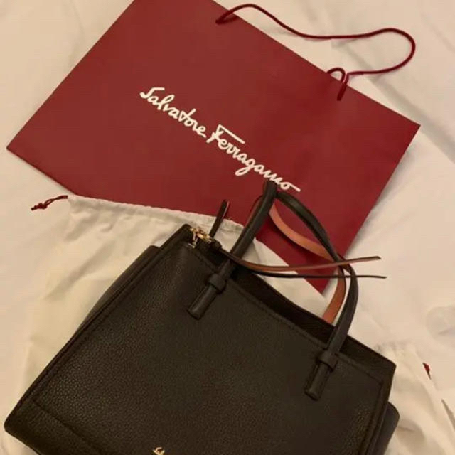 Salvatore Ferragamo(サルヴァトーレフェラガモ)のサルバトーレフェラガモ レディースのバッグ(ハンドバッグ)の商品写真