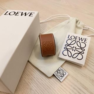 ロエベ(LOEWE)のLOEWE、ロエベ、レザーブレスレット、スラップレザーブレスレット、タン、新品(ブレスレット/バングル)