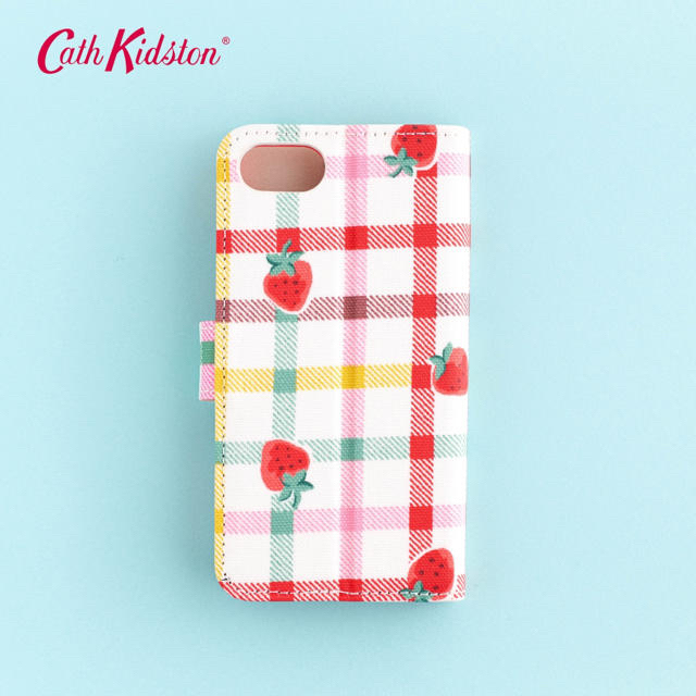 Cath Kidston(キャスキッドソン)の初売り特別価格！キャスキッドソン iPhoneケース  いちご スマホケース スマホ/家電/カメラのスマホアクセサリー(iPhoneケース)の商品写真