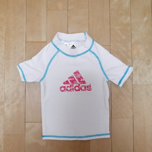 adidas(アディダス)のadidasラッシュガード　110cm キッズ/ベビー/マタニティのキッズ服男の子用(90cm~)(水着)の商品写真