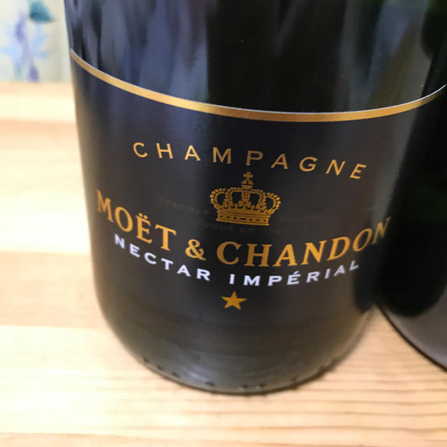 MOËT & CHANDON - moetシャンパン 黒 白 ピンク3本セットの通販 MOËT & CHANDON - moetシャンパン 黒 白 ピンク3本セットの通販