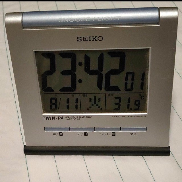 SEIKO 卓上目覚まし電波時計 TWIN PA SQ633Sの通販 by メル SEIKO 卓上目覚まし電波時計 TWIN PA SQ633Sの通販 by メル