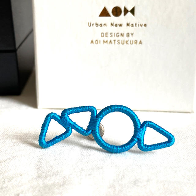 AOM aoimatsukura 片耳ピアス 箱入り レディースのアクセサリー(ピアス)の商品写真