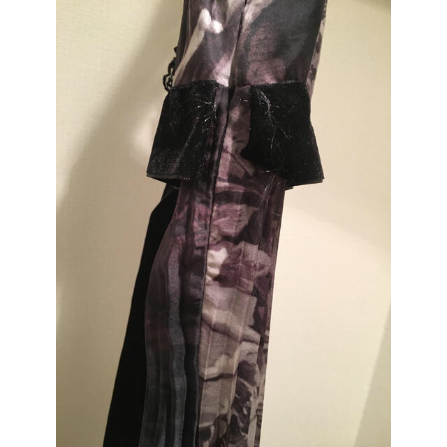 STRAWBERRY-FIELDS(ストロベリーフィールズ)のクラシカルデザイン　ストロベリーフィールズ　ワンピース ドレス　花柄 レディースのワンピース(ひざ丈ワンピース)の商品写真