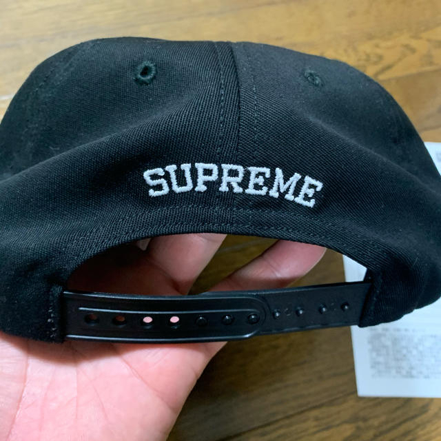 supremeシュプリームFutura Logo5panel blackキャップ