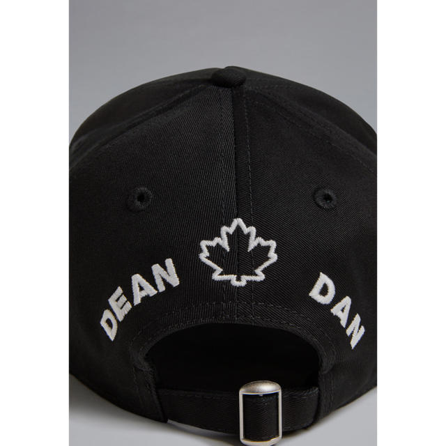 DSQUARED2(ディースクエアード)のDsquared2 ディースクエアード ミラーロゴ cap キャップ 帽子 黒 メンズの帽子(キャップ)の商品写真