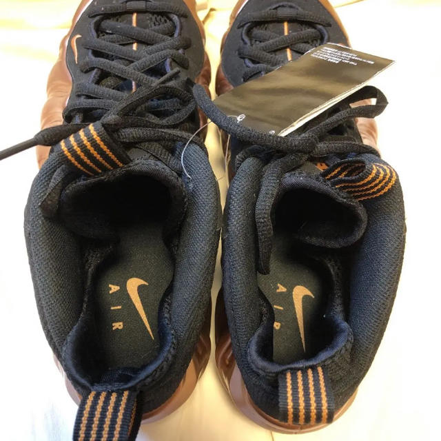 NIKE(ナイキ)のNIKE AIR FOAMPOSITE ONE 17年COPPER復刻版 メンズの靴/シューズ(スニーカー)の商品写真