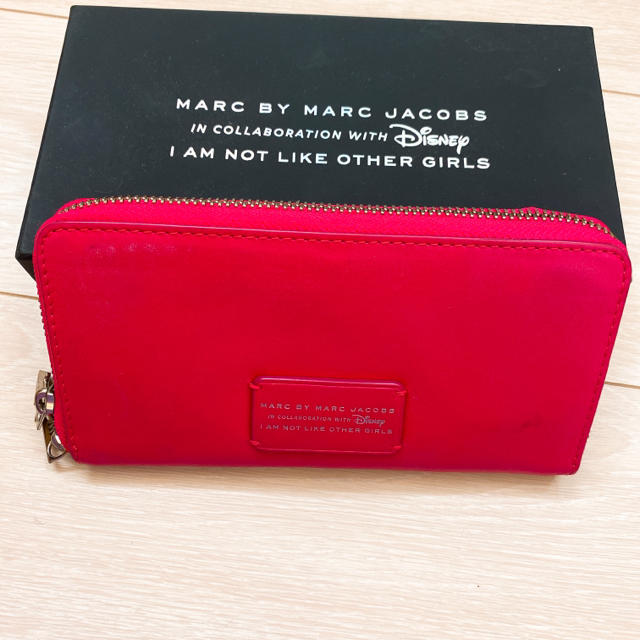 MARC BY MARC JACOBS(マークバイマークジェイコブス)の❤︎MARC BY MARCJACOBSディズニーコラボ不思議の国のアリス長財布 レディースのファッション小物(財布)の商品写真