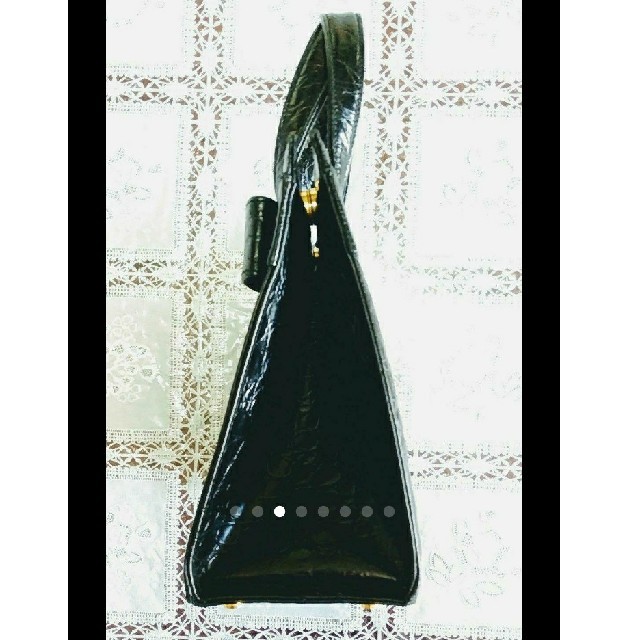 Salvatore Ferragamo(サルヴァトーレフェラガモ)のフェラガモ　ヴァラ　型押しハンドバック レディースのバッグ(ハンドバッグ)の商品写真