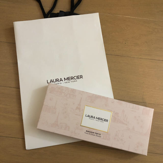 laura mercier(ローラメルシエ)のローラメルシエ  ボンジュール トーキョー フェイス アンド チーク パレット コスメ/美容のベースメイク/化粧品(チーク)の商品写真