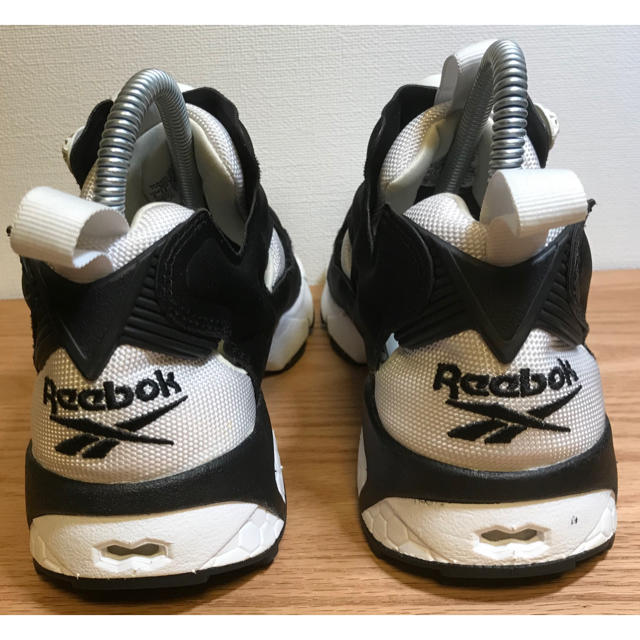 Reebok(リーボック)の超美品！人気商品(No.61)24cmリーボックポンプヒューリー M48559 レディースの靴/シューズ(スニーカー)の商品写真