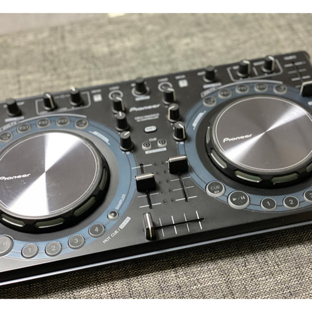 Pioneer(パイオニア)のPioneer DJ CONTROLLER ブラック DDJ-WeGO2-K 楽器のDJ機器(DJコントローラー)の商品写真