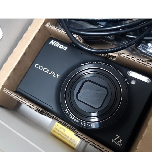 コンパクトデジタルカメラCOOLPIX S6100デジカメ完備品！