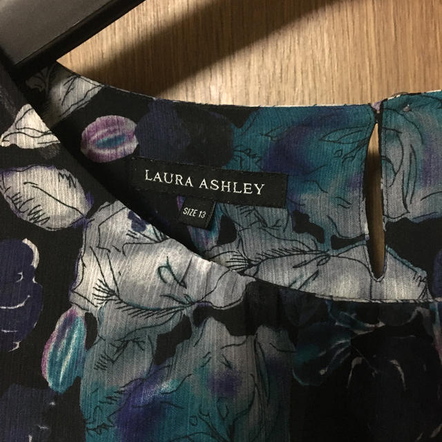 LAURA ASHLEY(ローラアシュレイ)のローラアシュレイ🥀ワンピース レディースのワンピース(ひざ丈ワンピース)の商品写真