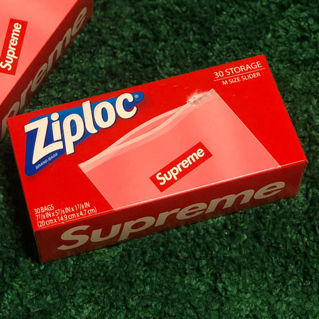 Supreme(シュプリーム)のsupremeジップロック　一個 インテリア/住まい/日用品のキッチン/食器(収納/キッチン雑貨)の商品写真