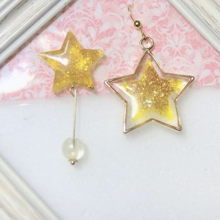 キラキラ星☆.*˚アシンメトリーピアス イヤリング(ピアス)