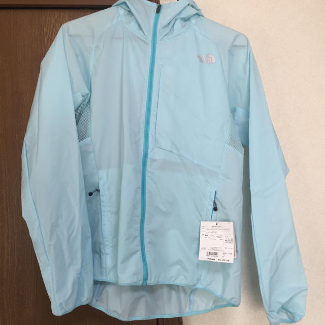 THE NORTH FACE(ザノースフェイス)の新品 未使用 タグ付き ノースフェイス レディースのジャケット/アウター(ナイロンジャケット)の商品写真