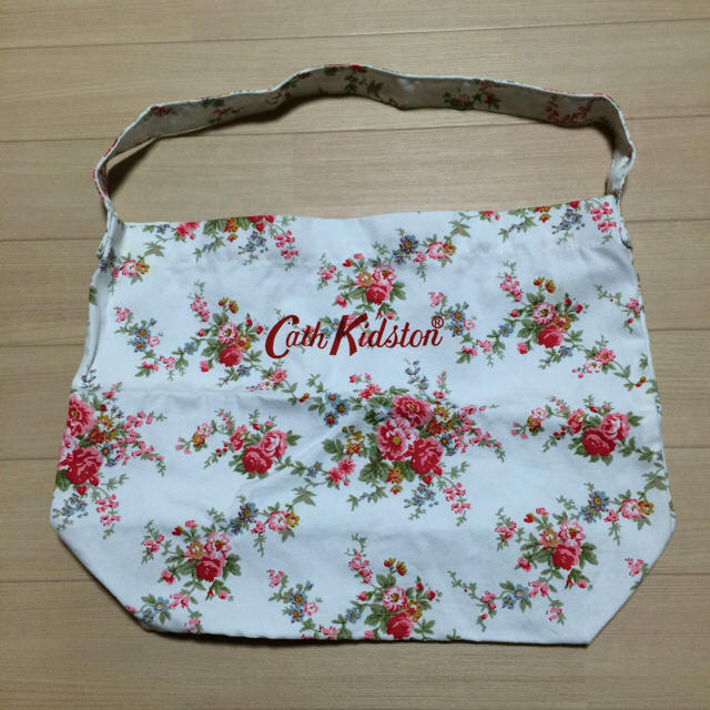 Cath Kidston(キャスキッドソン)のキャスキッドソン ムック本 付録バッグ レディースのバッグ(トートバッグ)の商品写真