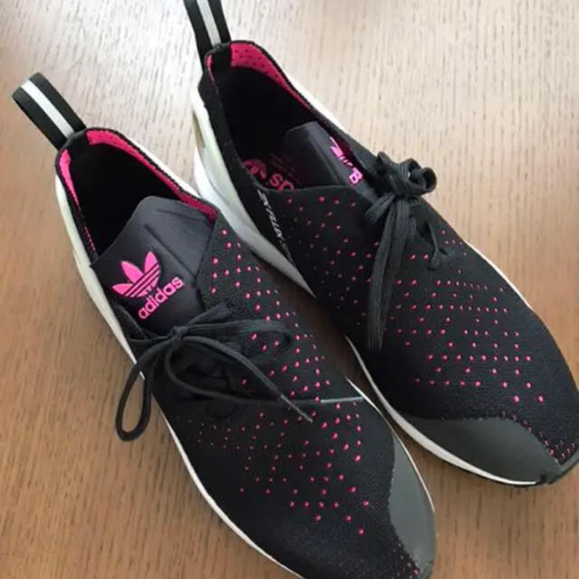 adidas⭐︎スニーカー