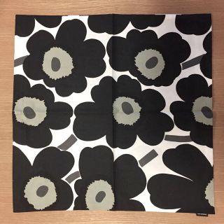 マリメッコ(marimekko)のマリメッコ クッションカバー ウニッコ ブラック 50×50 新品未使用(クッションカバー)