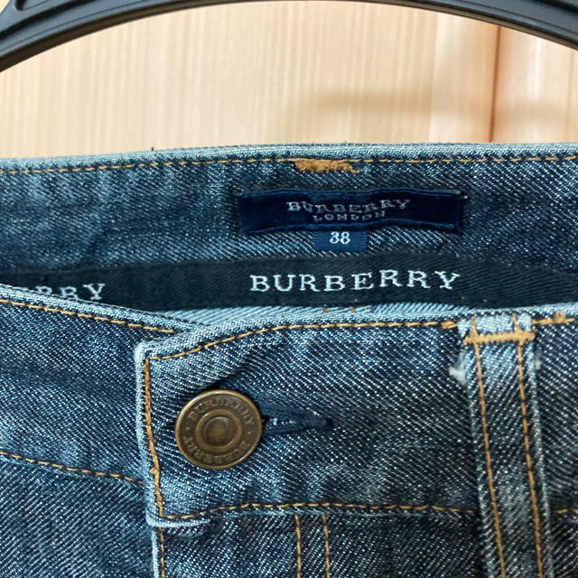 BURBERRY(バーバリー)のバーバリー　ジーンズ レディースのパンツ(デニム/ジーンズ)の商品写真