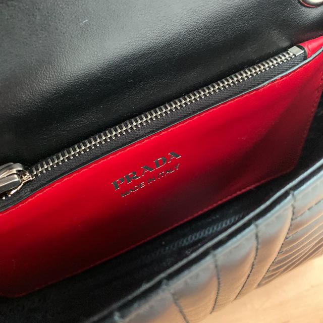 PRADA(プラダ)の羅生門様専用です⭐︎プラダ　ダイヤグラム　チェーンショルダー レディースのバッグ(ショルダーバッグ)の商品写真