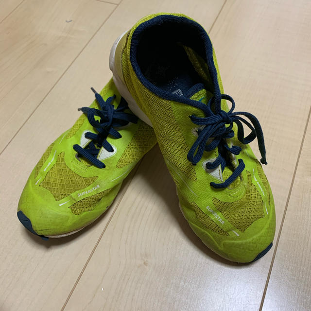 asics(アシックス)のアシックス⭐︎kidsスニーカー21.5cm キッズ/ベビー/マタニティのキッズ靴/シューズ(15cm~)(スニーカー)の商品写真