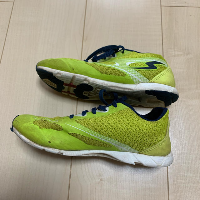 asics(アシックス)のアシックス⭐︎kidsスニーカー21.5cm キッズ/ベビー/マタニティのキッズ靴/シューズ(15cm~)(スニーカー)の商品写真