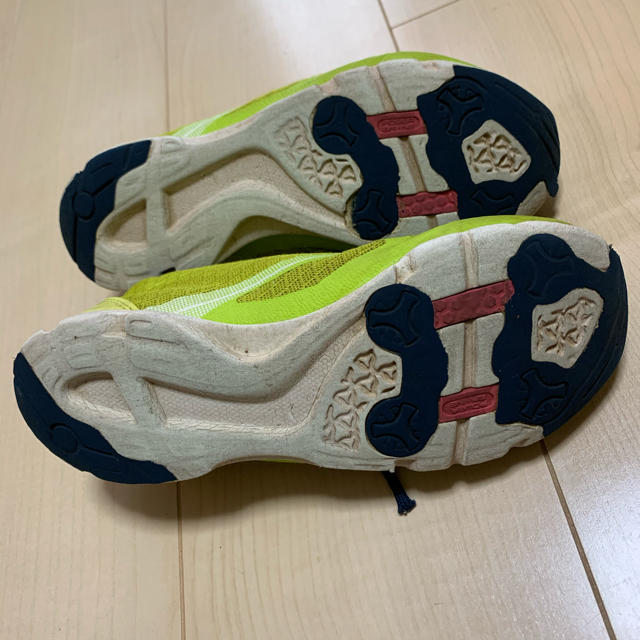 asics(アシックス)のアシックス⭐︎kidsスニーカー21.5cm キッズ/ベビー/マタニティのキッズ靴/シューズ(15cm~)(スニーカー)の商品写真