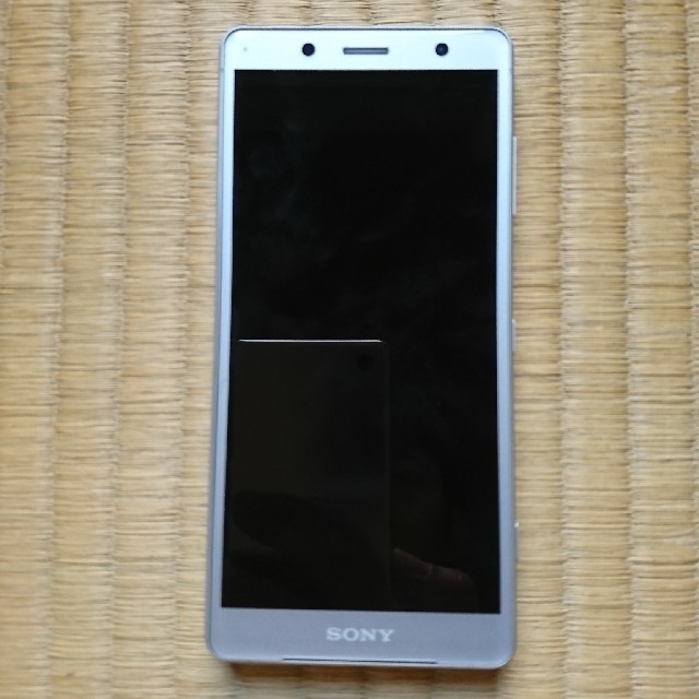 XPERIA XZ2 compact SO-05K White Silver