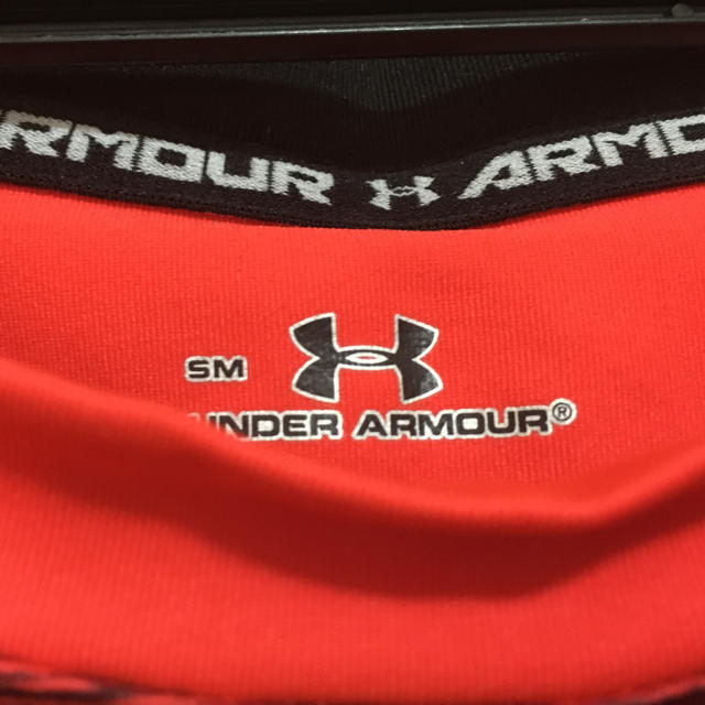 UNDER ARMOUR(アンダーアーマー)のアンダーアーマー ヒートギア 半袖 スポーツ/アウトドアのトレーニング/エクササイズ(トレーニング用品)の商品写真