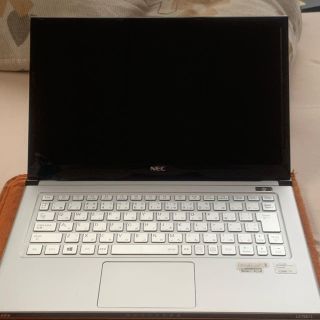 エヌイーシー(NEC)のNEC LaVie Z PC-LZ750LS 純正フェルトケースと復元用USB付(ノートPC)