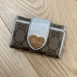 グッチ(Gucci)のグッチGUCCIハートモノグラムキーケース白(キーケース)