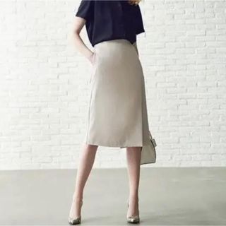 ユニクロ(UNIQLO)のハイウエストドレープラップスカート(ひざ丈スカート)