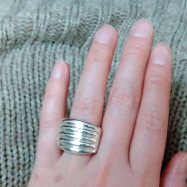 大セール！美品シルバーユニセックスリング10号 レディースのアクセサリー(リング(指輪))の商品写真