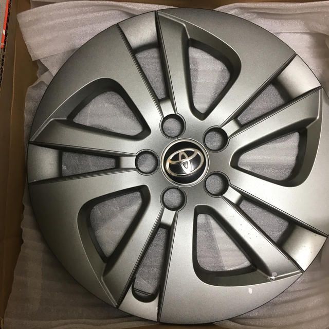 トヨタ - 50系プリウス sグレード ホイールキャップの通販 by ごま's トヨタ - 50系プリウス sグレード ホイールキャップの通販 by ごま's