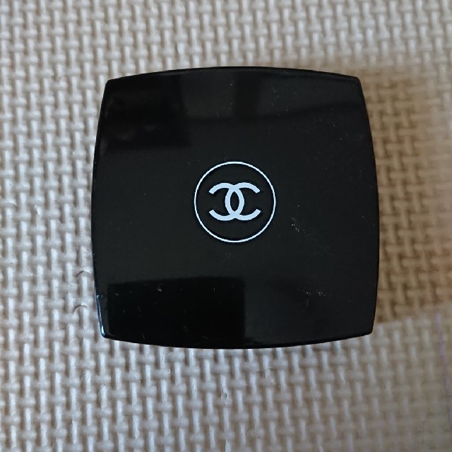 CHANEL(シャネル)のパウダー CHANEL コスメ/美容のベースメイク/化粧品(フェイスパウダー)の商品写真