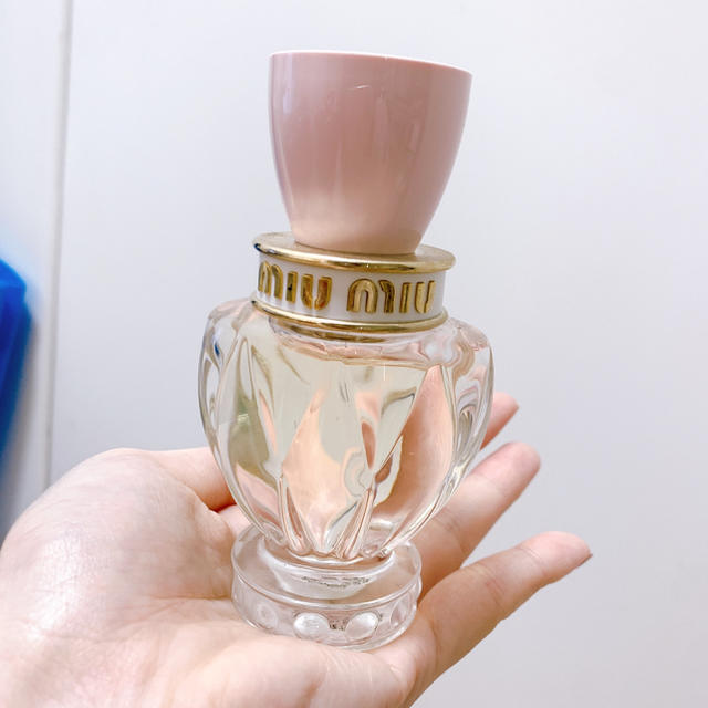 miumiu(ミュウミュウ)のmiumiu  ツイストオードトワレ　 コスメ/美容の香水(香水(女性用))の商品写真